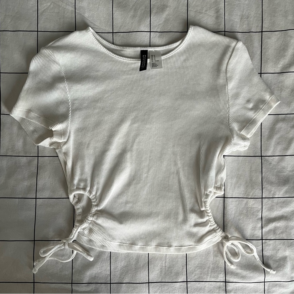 H&M Cropped Ribbed White Acubi Top with Cut Out on Sides. Size Medium